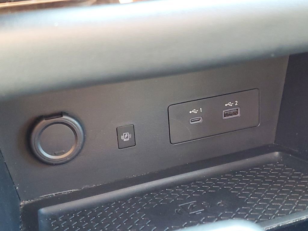 Used 2022 Nissan Pathfinder Platinum image 25