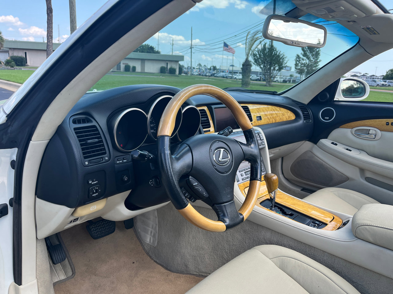 Used 2005 Lexus SC 430 Convertible image 27