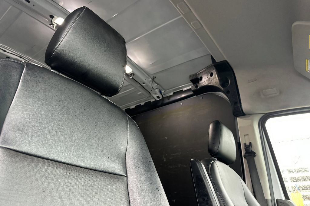 Used 2022 Ford E-Transit Medium Roof w/ Load Area Protection Package image 17
