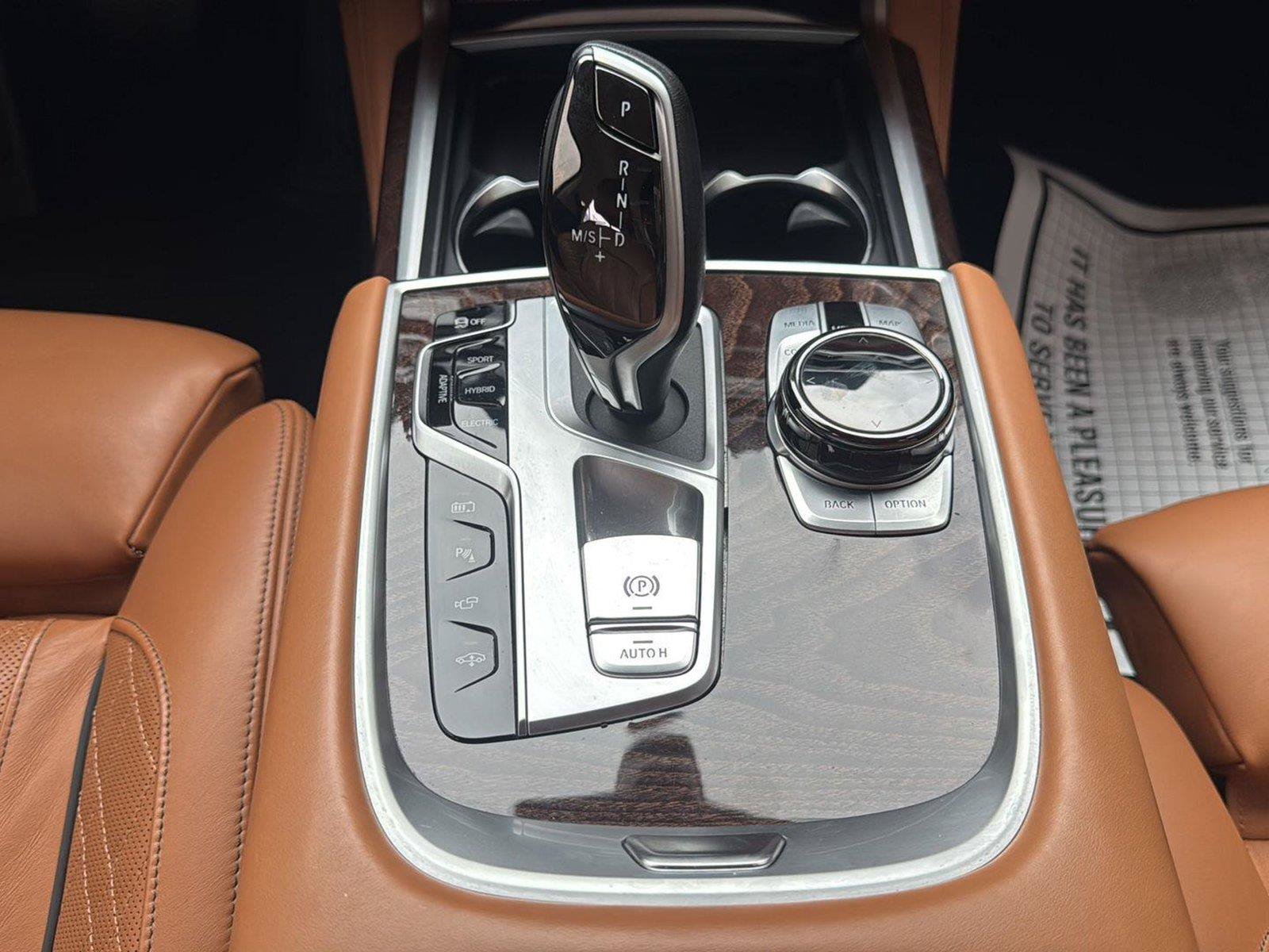 Used 2021 BMW 745e xDrive w/ Luxury Rear Seating Package AWD/4WD image 15