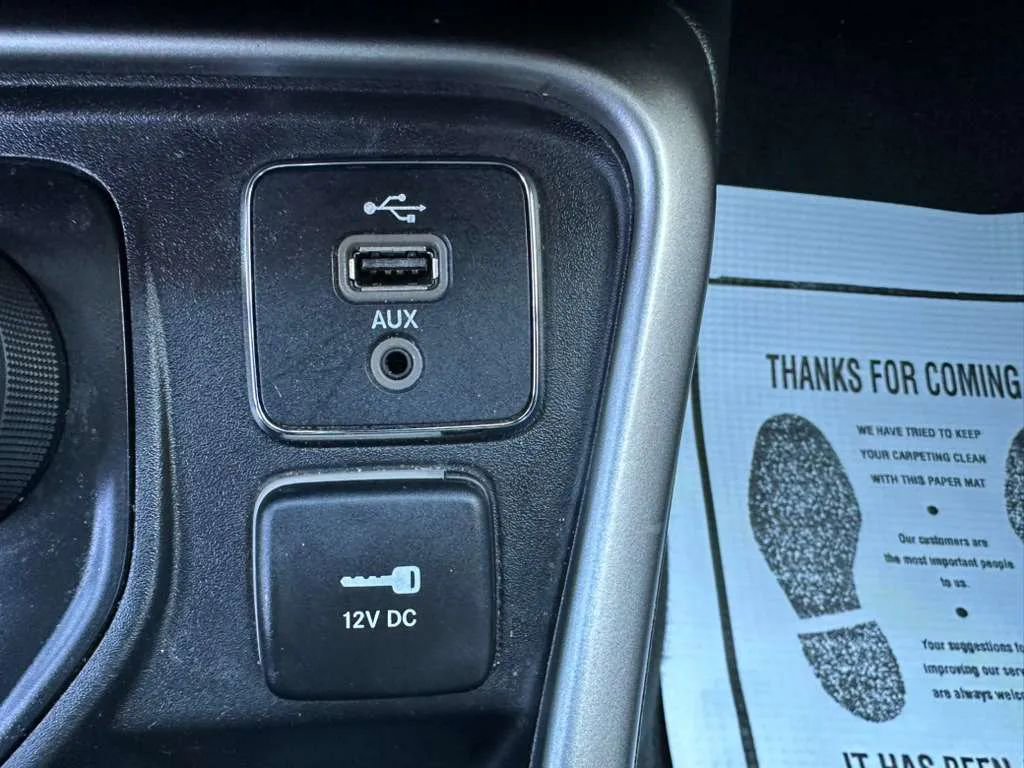 Used 2018 Jeep Compass Latitude image 36