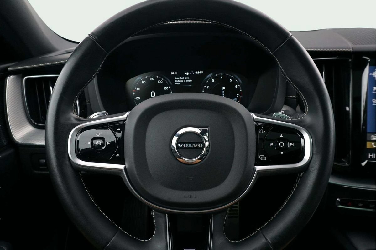 Used 2020 Volvo XC60 T5 R-Design w/ Protection Package Premier AWD/4WD image 29