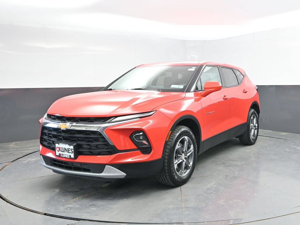 Used 2025 Chevrolet Blazer LT FWD image 5