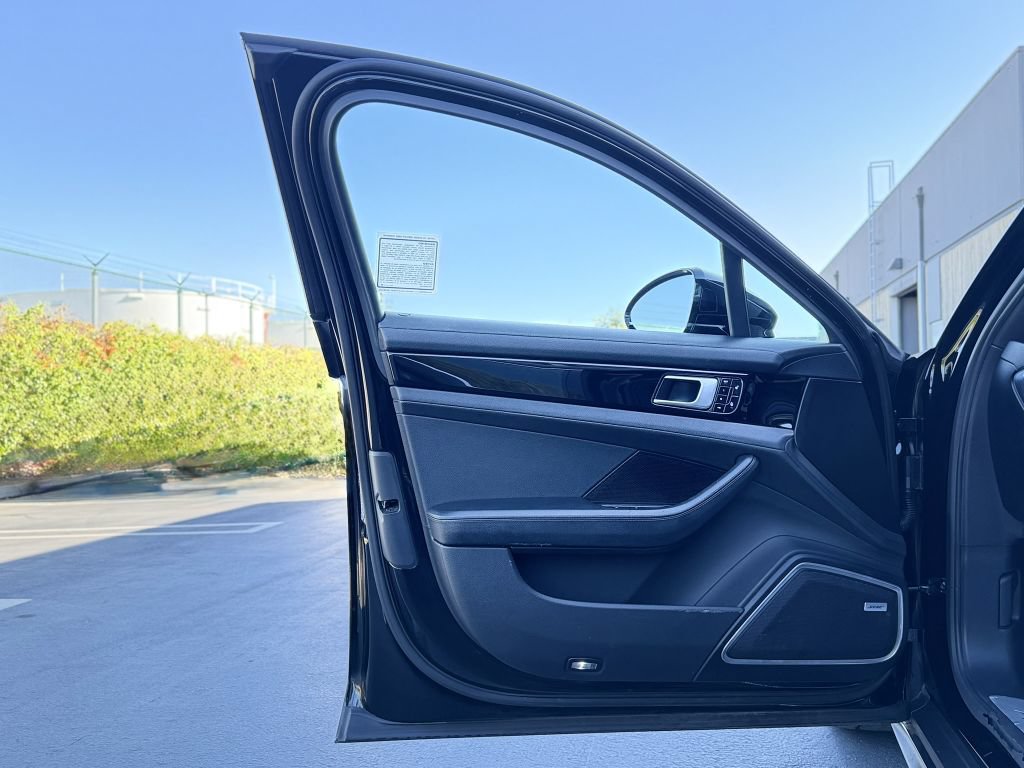 Used 2018 Porsche Panamera 4S Executive AWD/4WD image 19
