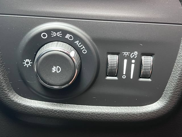 Used 2024 Jeep Grand Cherokee Limited AWD/4WD image 17