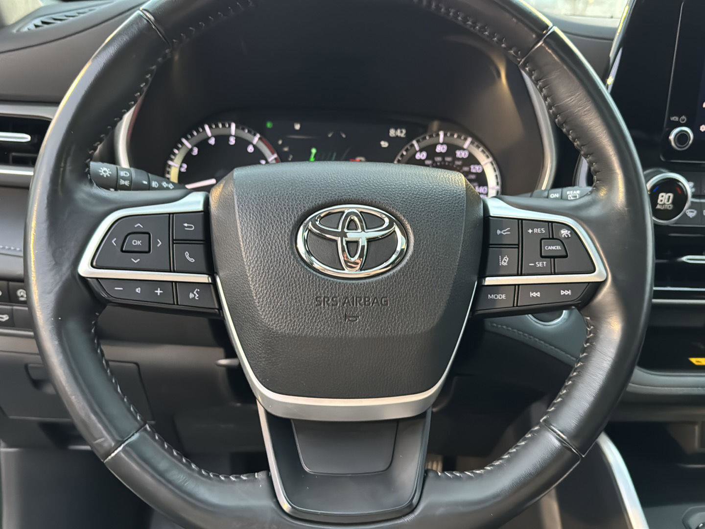 Certified 2023 Toyota Highlander XLE image 17