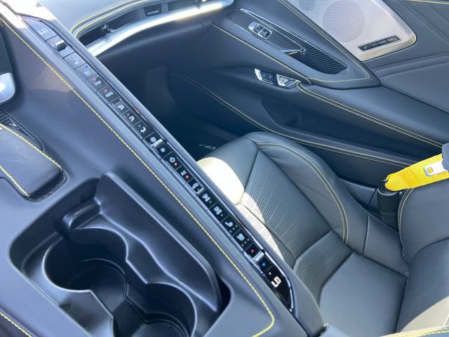 Used 2025 Chevrolet Corvette Z06 RWD image 16