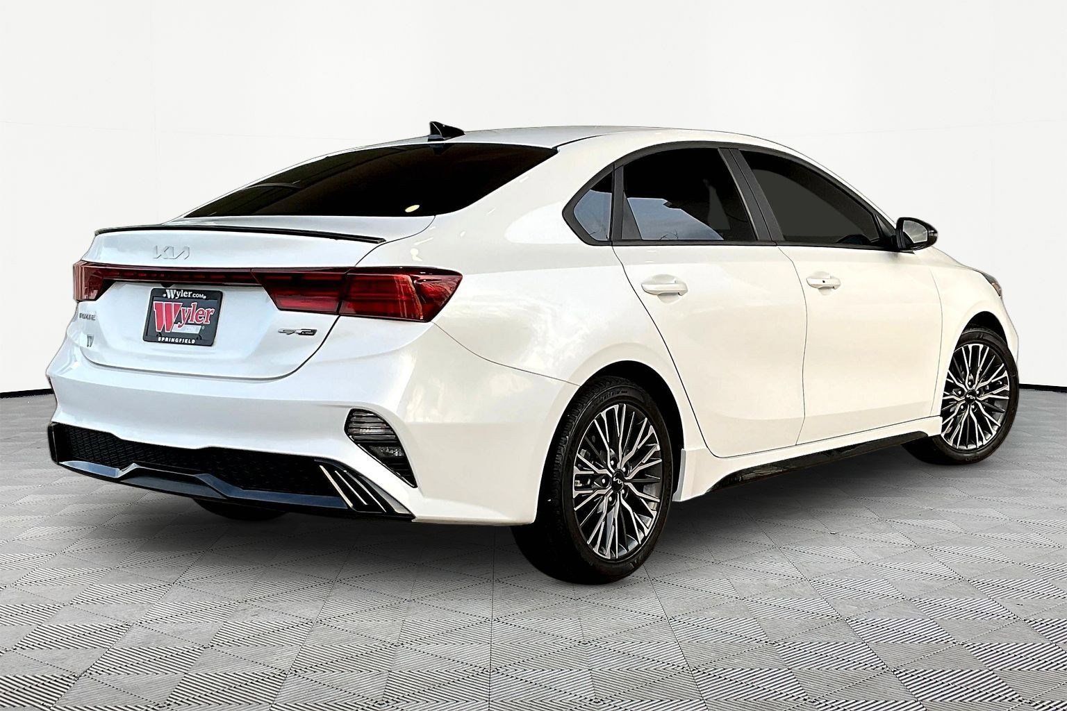 Used 2023 Kia Forte GT-Line w/ GT-Line Premium Package image 6