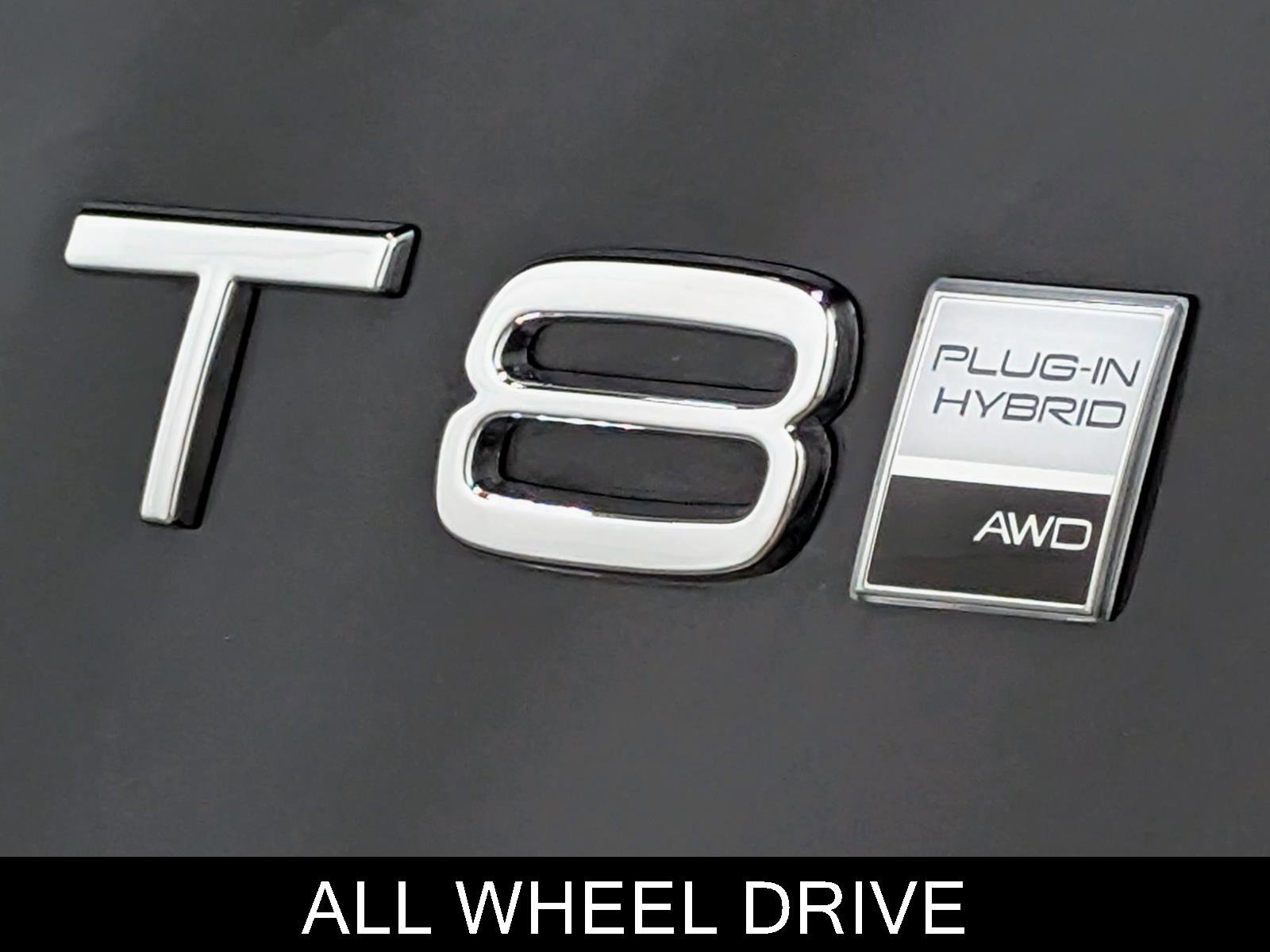Used 2025 Volvo XC90 T8 Ultra w/ Protection Package Premier image 11