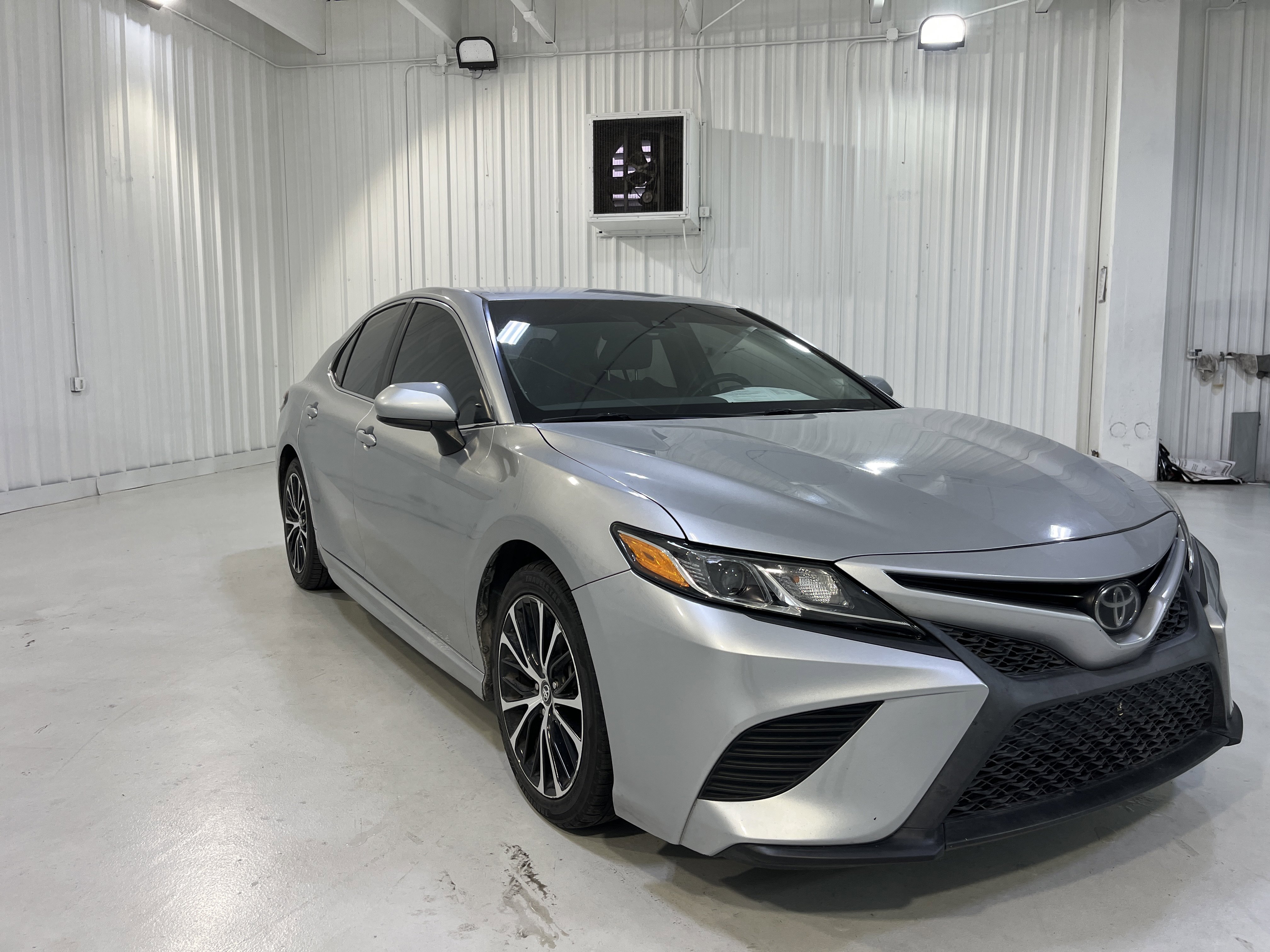 Used 2018 Toyota Camry SE image 14