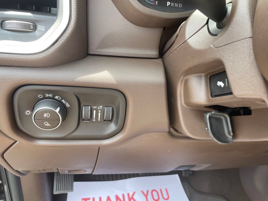 New 2026 RAM 3500 Laramie AWD/4WD image 17