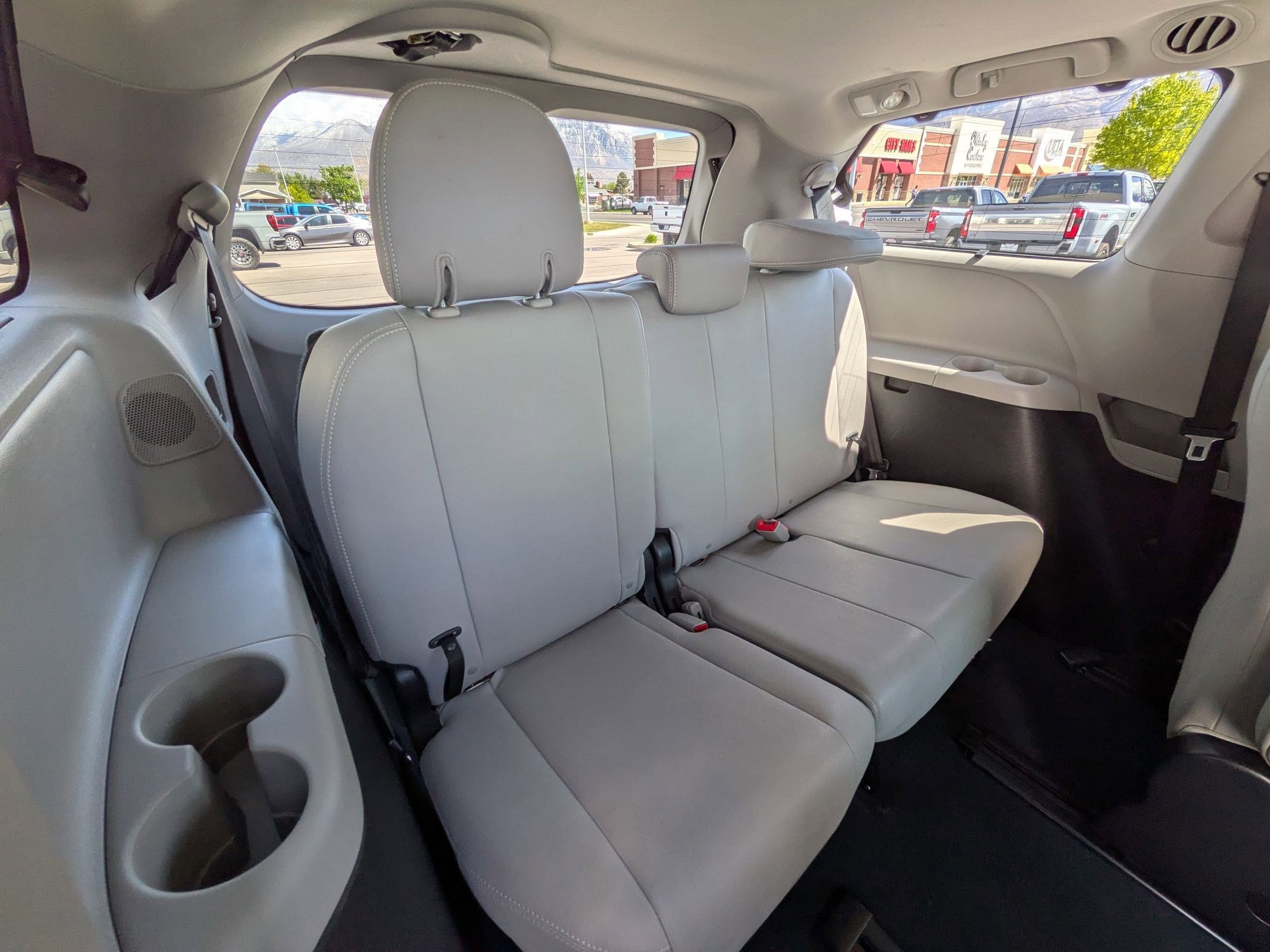 Used 2020 Toyota Sienna Limited Premium image 37