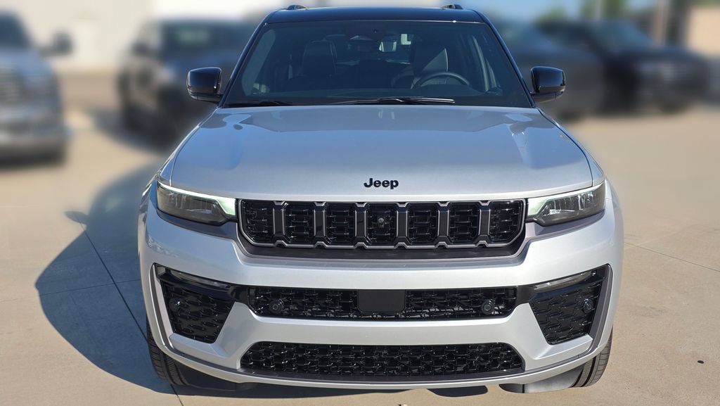 New 2026 Jeep Grand Cherokee Summit w/ Obsidian Package AWD/4WD image 8