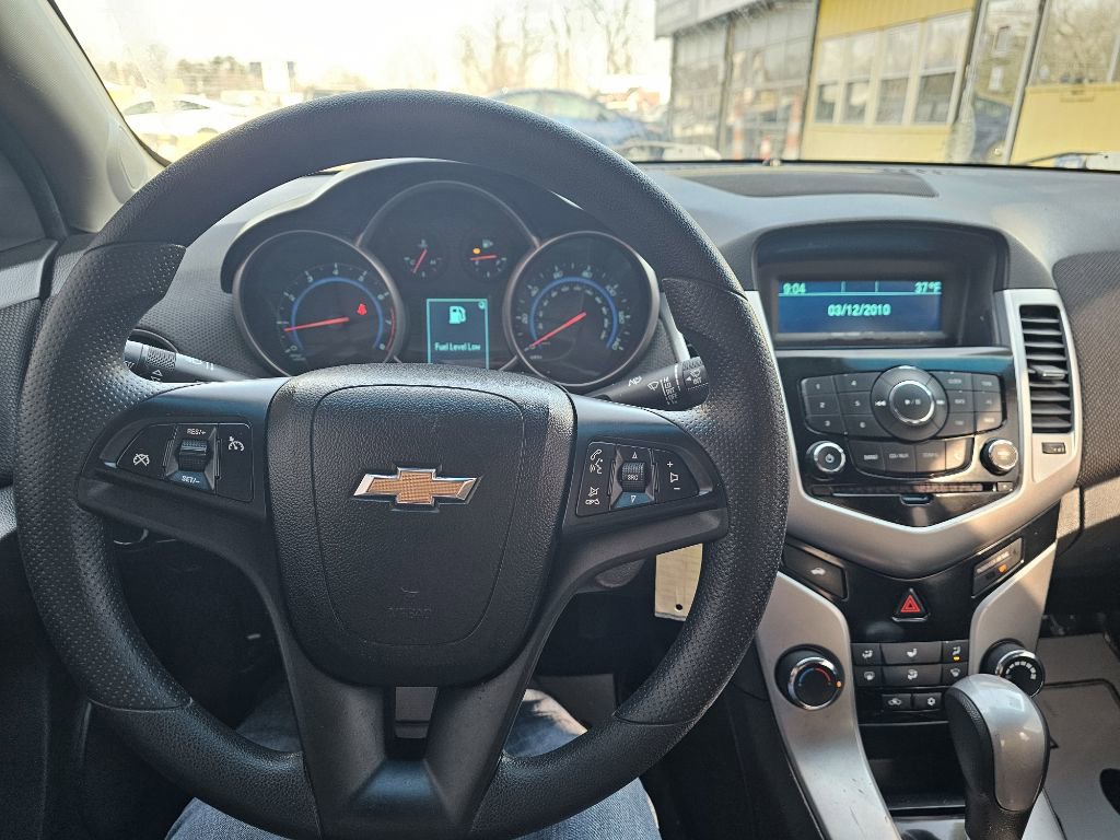 Used 2016 Chevrolet Cruze LT image 13