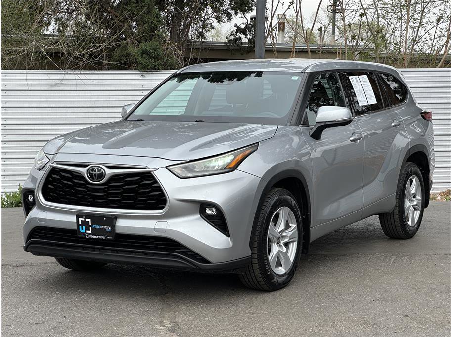 Used 2020 Toyota Highlander LE AWD/4WD image 6