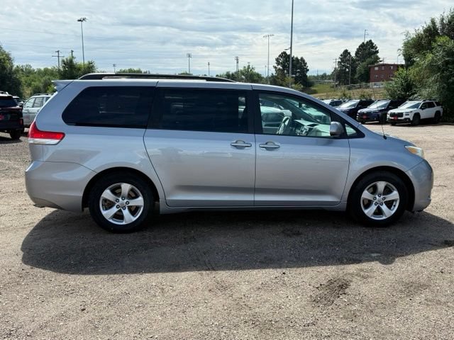 Used 2014 Toyota Sienna LE FWD image 7