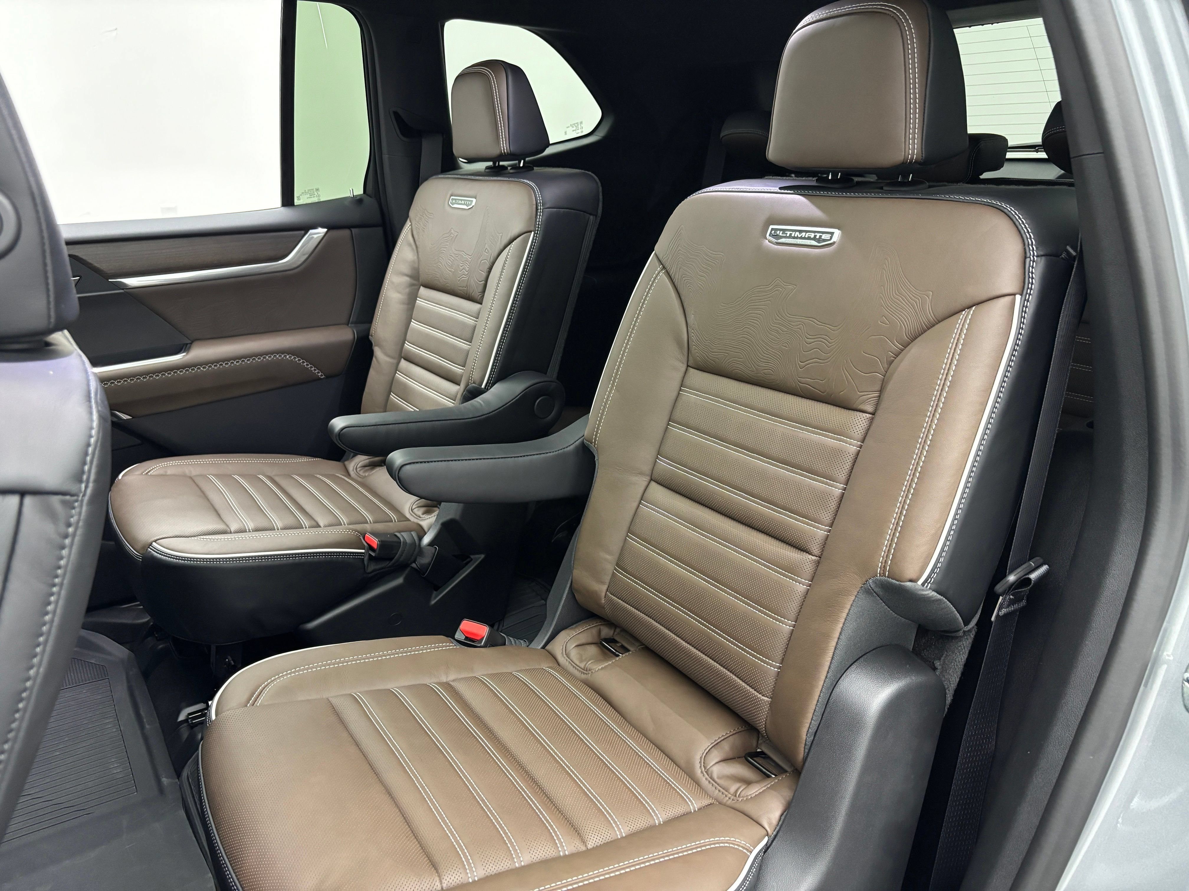 New 2027 GMC Acadia Denali Ultimate w/ LPO, Floor Liner Package AWD/4WD image 48