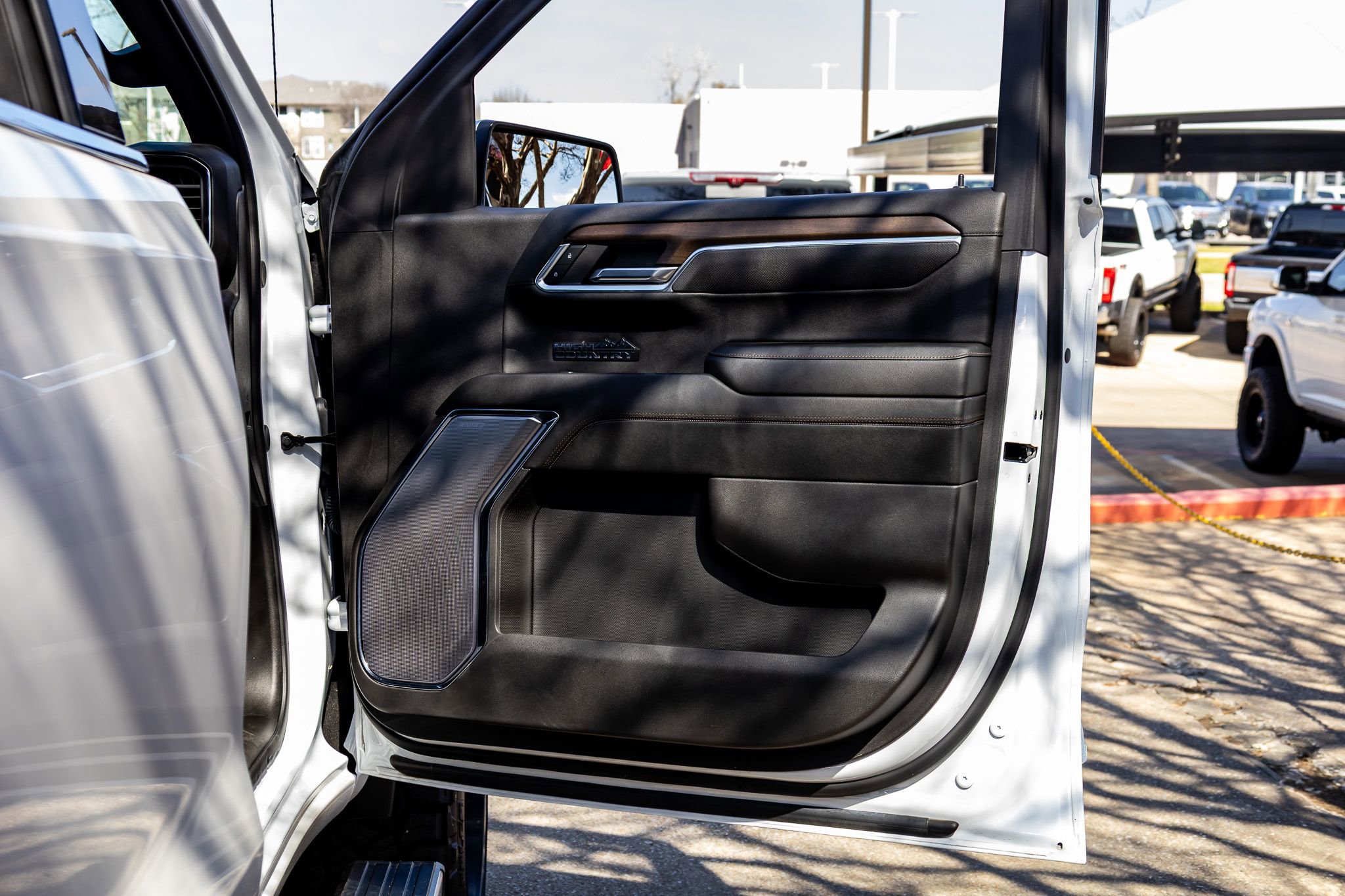 Used 2024 Chevrolet Silverado 1500 High Country w/ Technology Package image 36