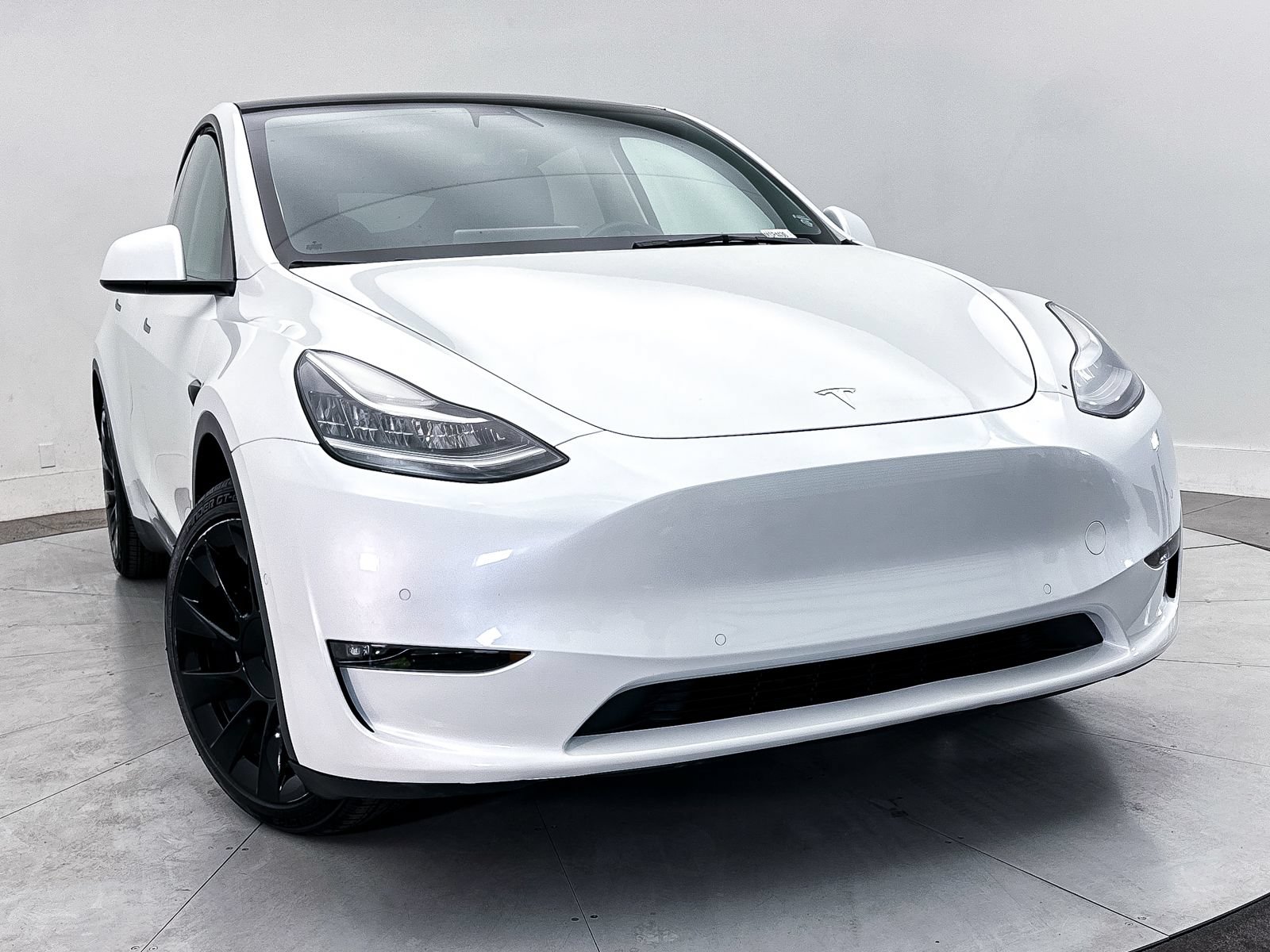 Used 2021 Tesla Model Y Long Range AWD/4WD image 8