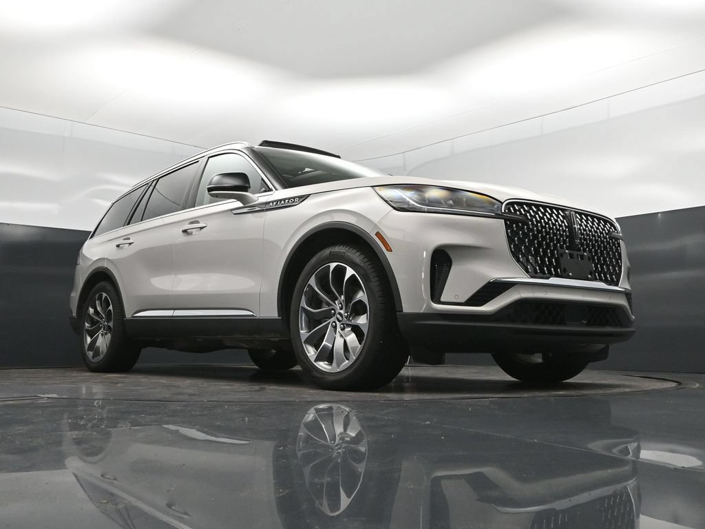 Used 2025 Lincoln Aviator Reserve w/ Luxury Package RWD image 44