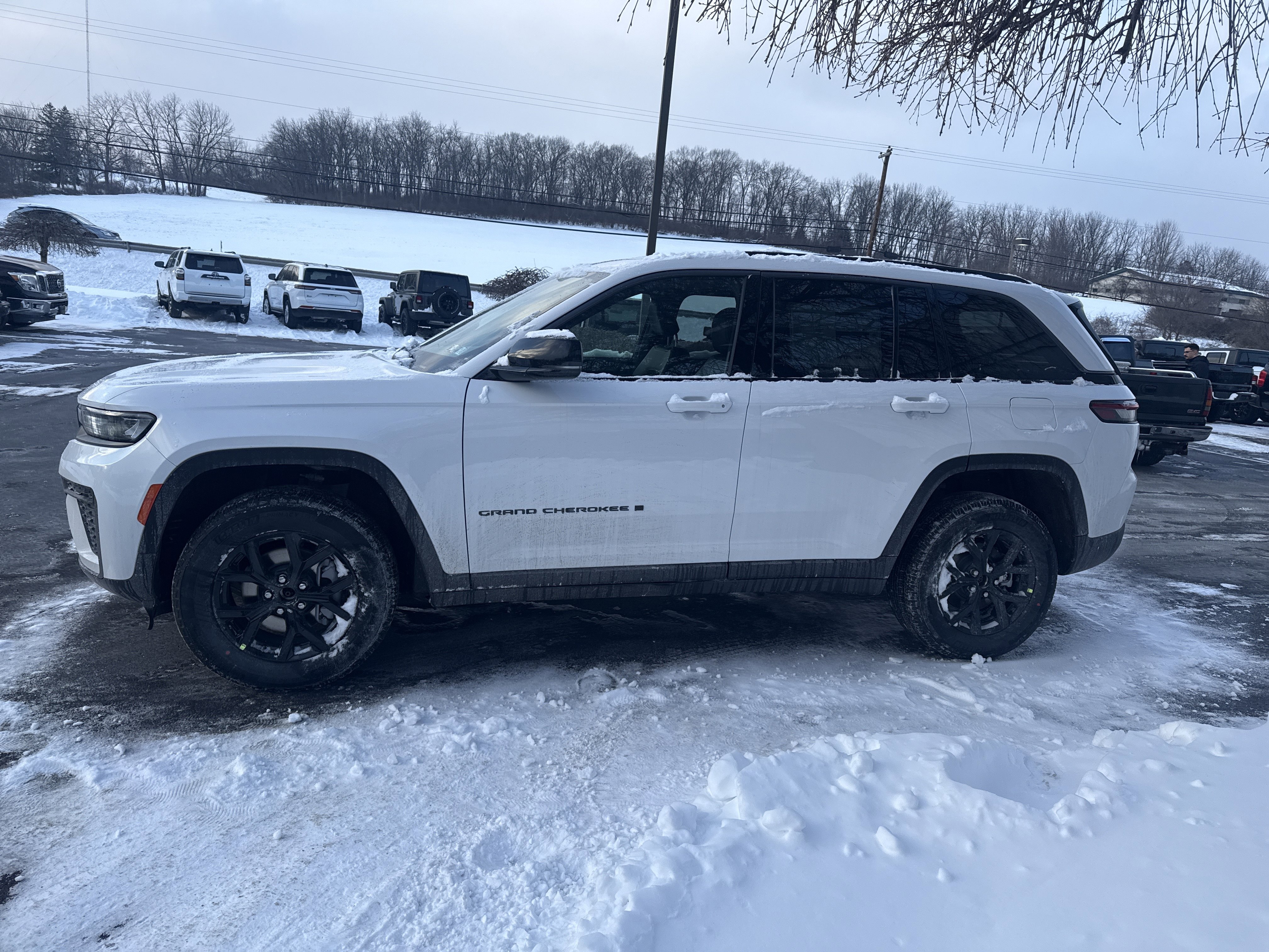 New 2026 Jeep Grand Cherokee Altitude AWD/4WD image 7
