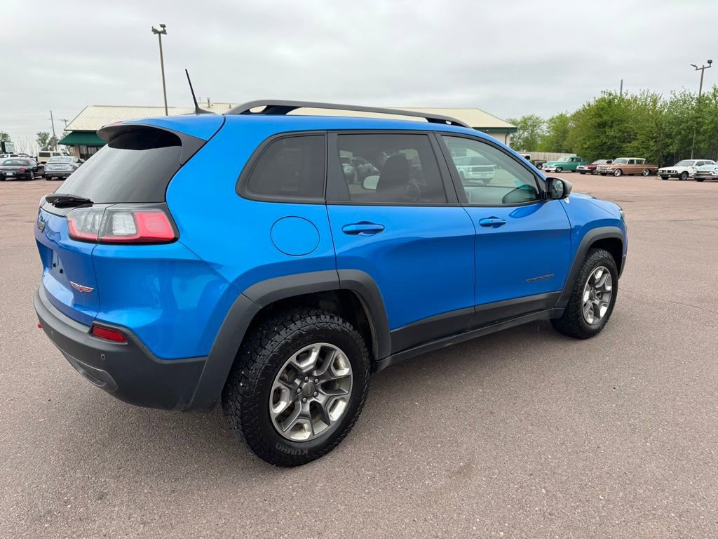 Used 2019 Jeep Cherokee Trailhawk w/ Cold Weather Group AWD/4WD image 2