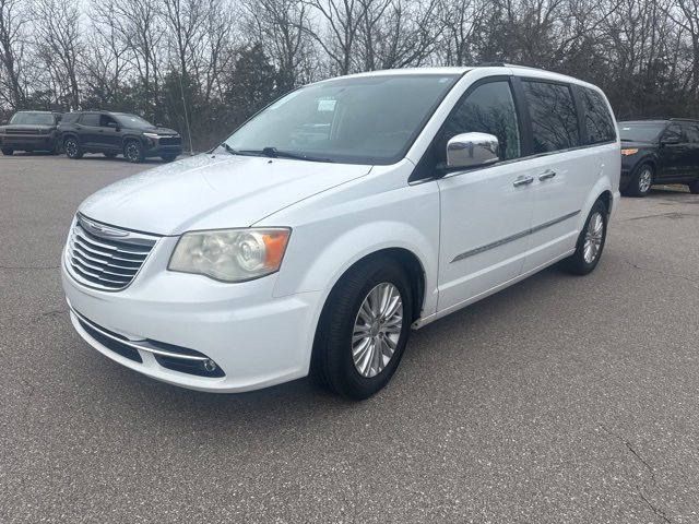 Used 2014 Chrysler Town & Country Limited video 1