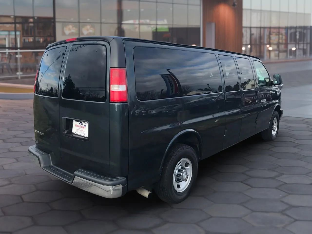 Used 2017 Chevrolet Express 3500 LT w/ LT Preferred Equipment Group image 10