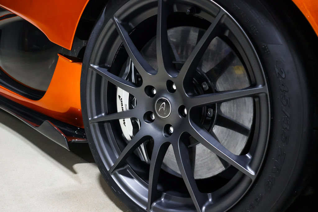 Used 2014 McLaren P1 RWD image 91