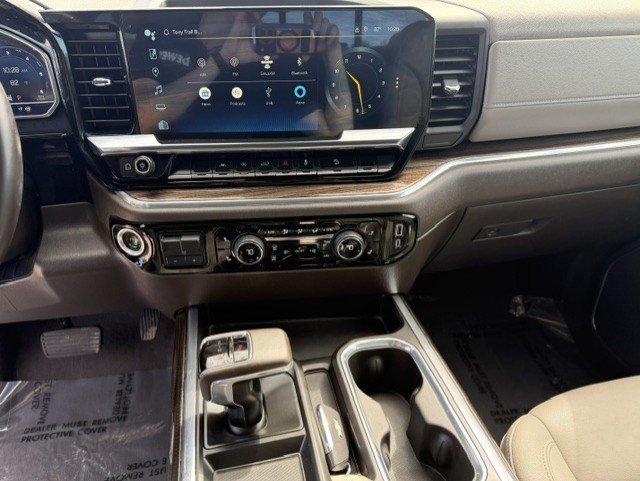 Used 2024 Chevrolet Silverado 1500 LT Trail Boss w/ Convenience Package II AWD/4WD image 18