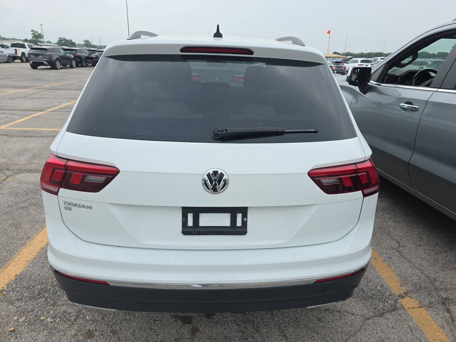 Used 2021 Volkswagen Tiguan SE FWD image 7