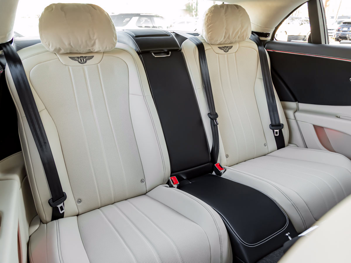 Used 2026 Bentley Flying Spur Plug-In Hybrid AWD/4WD image 33