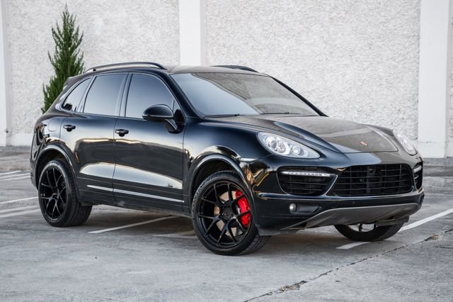 Used 2013 Porsche Cayenne Turbo image 37