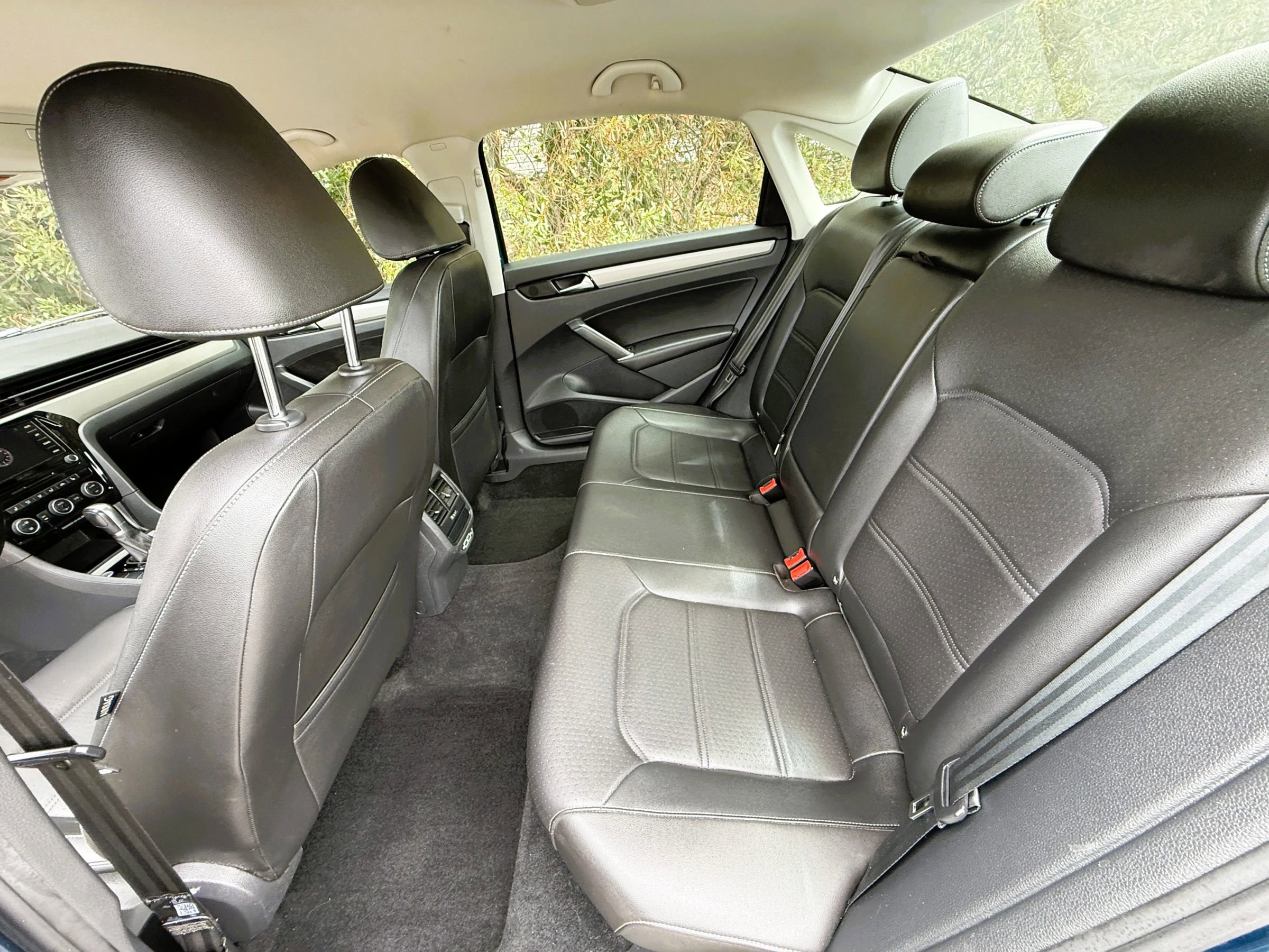 Used 2020 Volkswagen Passat 2.0T SE image 37