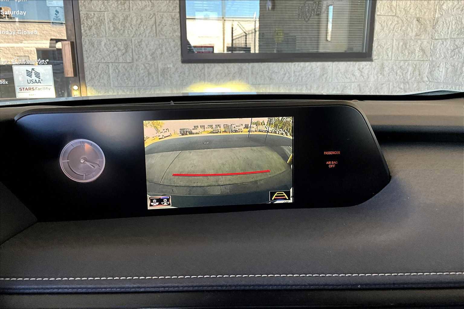 Used 2022 Lexus UX 200 w/ Premium Package image 28