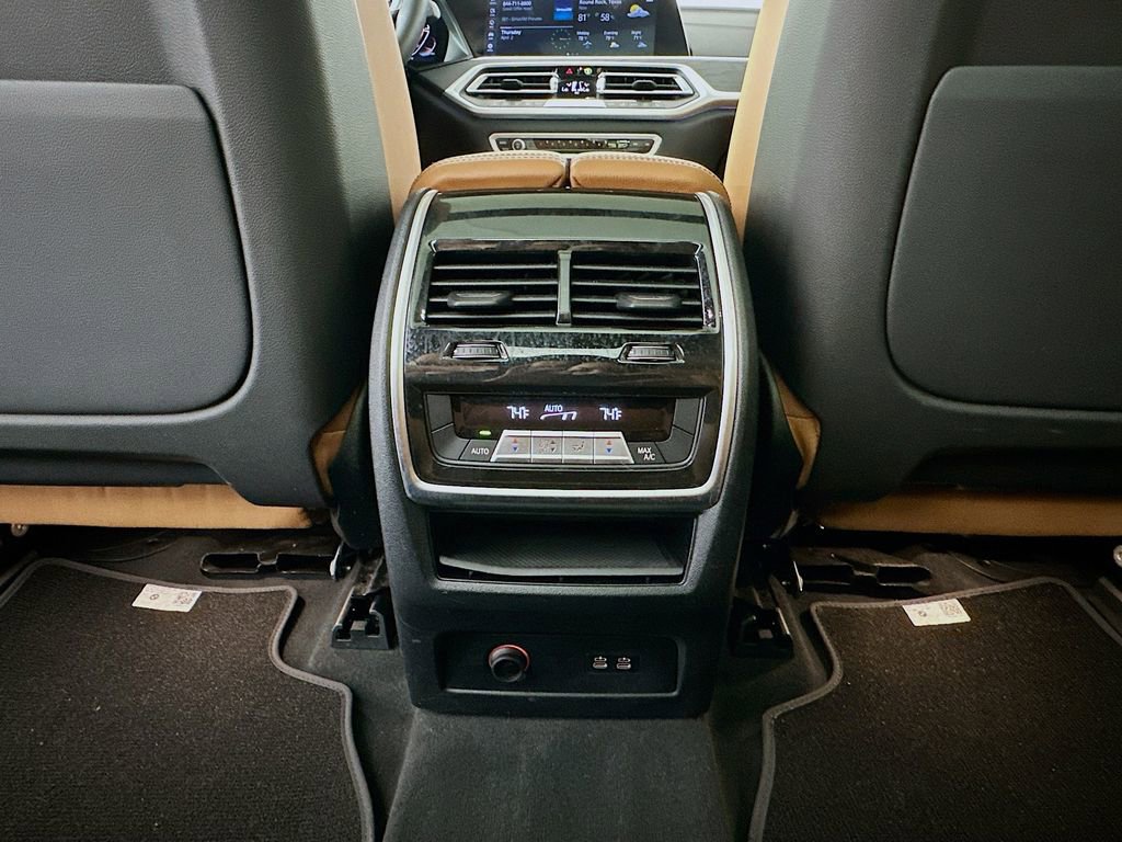 Used 2022 BMW X7 xDrive40i w/ M Sport Package image 27
