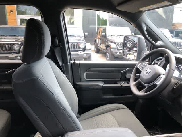 New 2026 RAM 3500 Big Horn AWD/4WD image 16