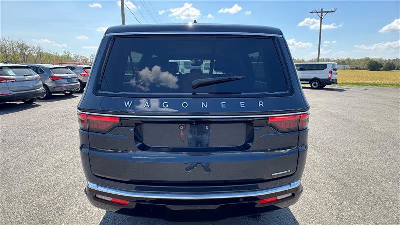 Used 2024 Jeep Wagoneer L Series II w/ Flexible Seating Group RWD image 19