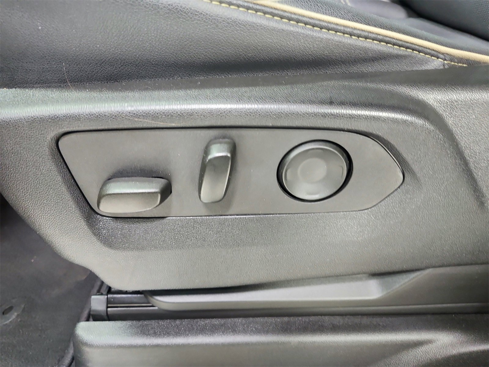 Used 2024 Chevrolet Tahoe Premier image 18