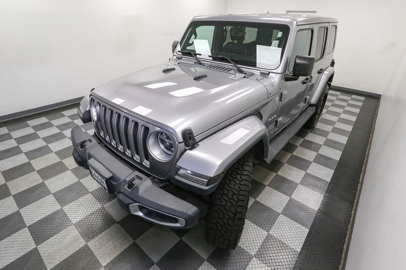 Used 2018 Jeep Wrangler Unlimited Sahara w/ Uconnect 4C Nav & Sound Group AWD/4WD image 6