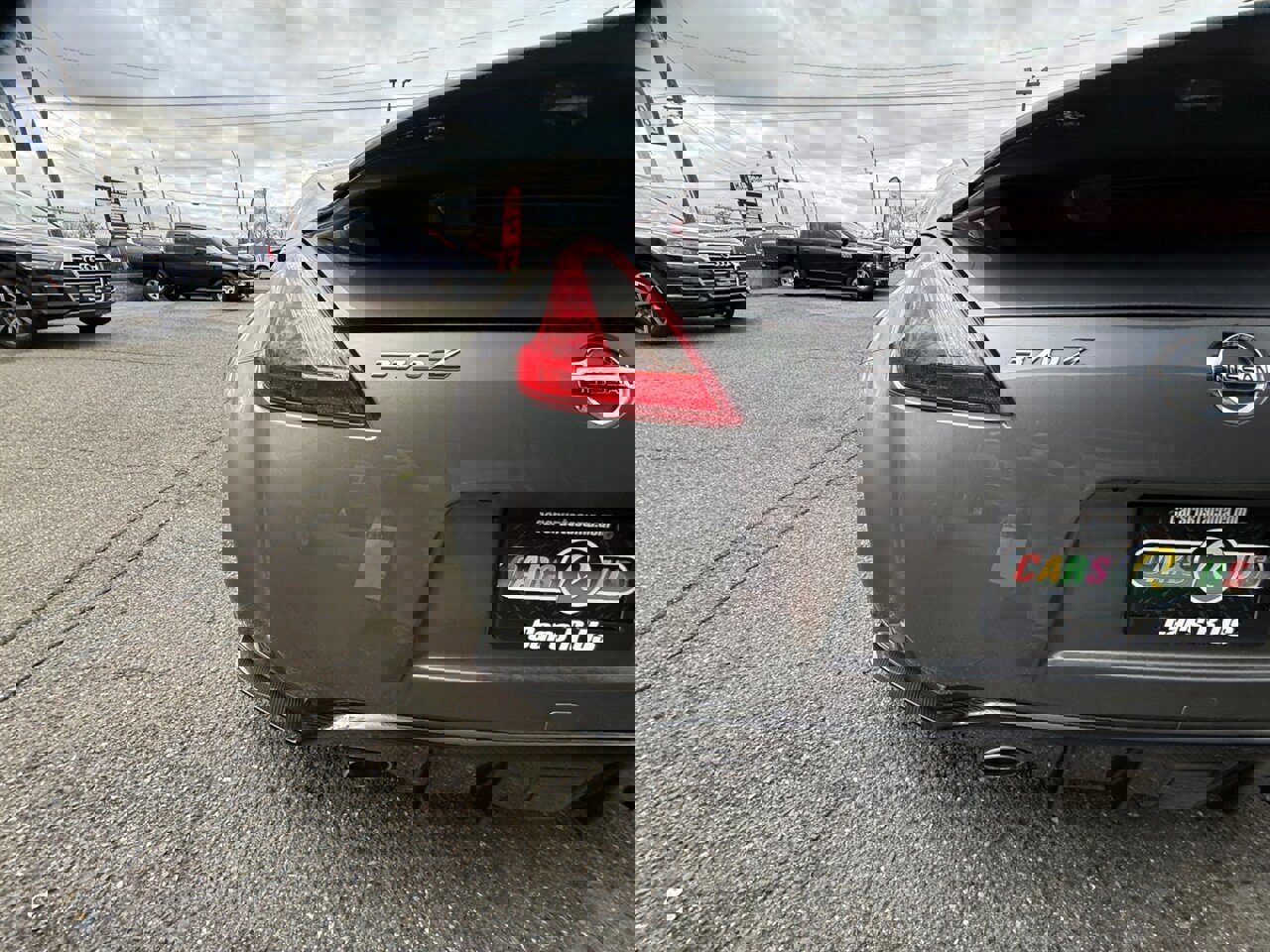 Used 2015 Nissan 370Z w/ Sport Package image 17