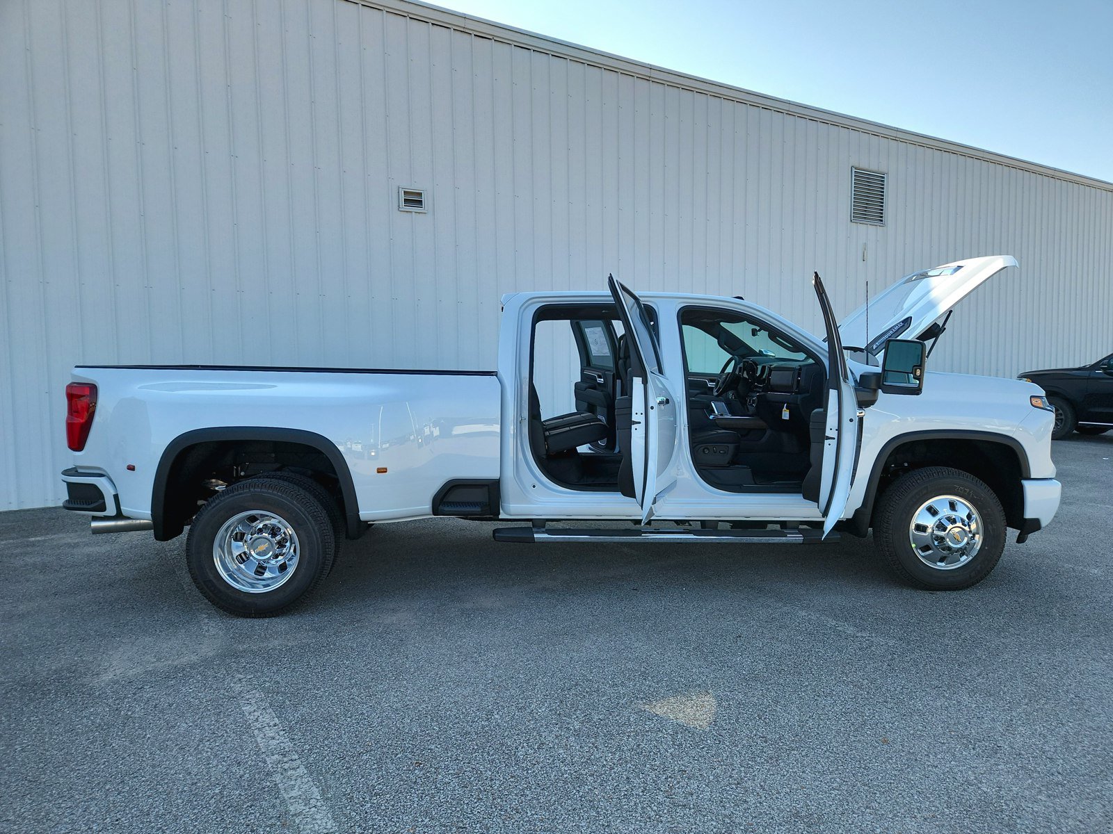 New 2026 Chevrolet Silverado 3500 High Country w/ High Country Premium Package AWD/4WD image 19