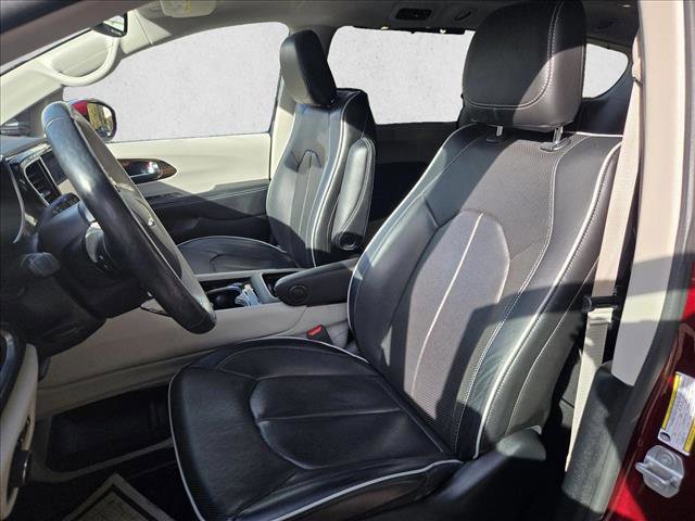 Used 2021 Chrysler Pacifica Limited image 12