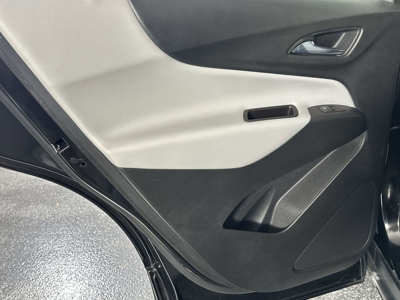 Used 2022 Chevrolet Equinox LS image 34