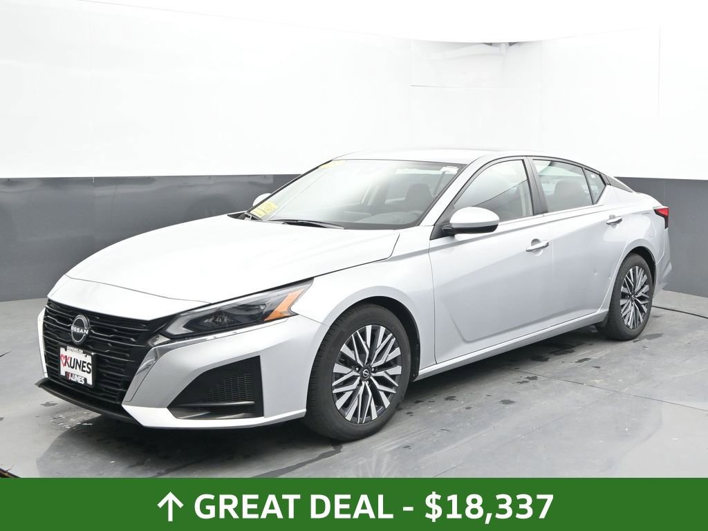 Used 2023 Nissan Altima 2.5 SV FWD image 7