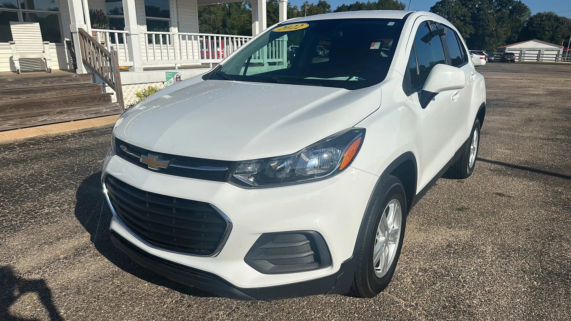 Used 2022 Chevrolet Trax LS w/ Tint and Cruise Package image 1