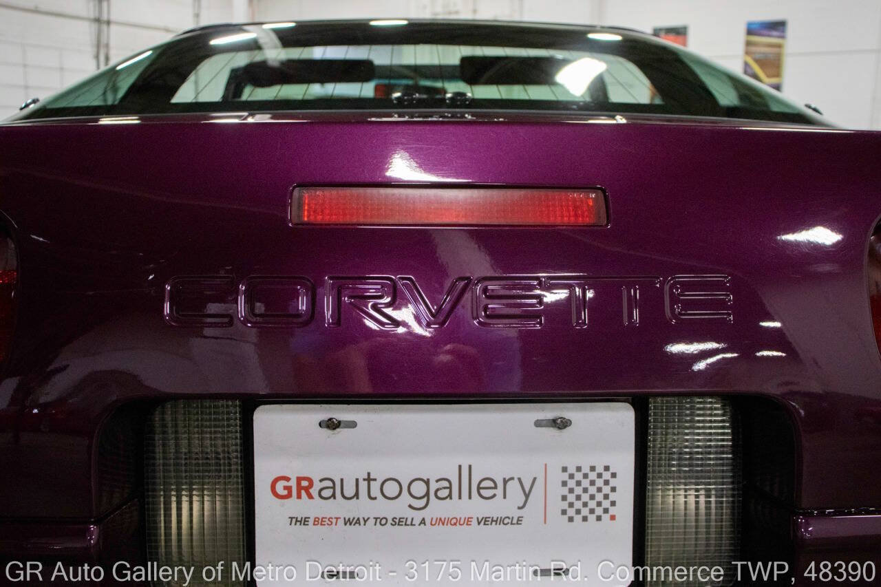 Used 1995 Chevrolet Corvette Coupe RWD image 32