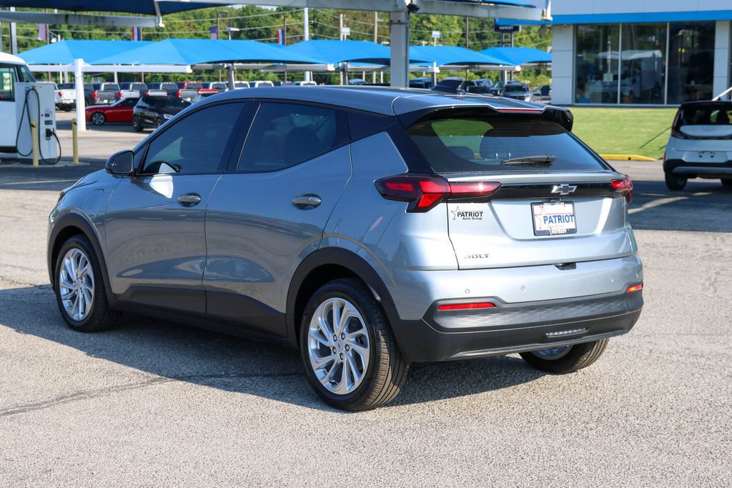 New 2027 Chevrolet Bolt LT w/ Comfort Package FWD image 5
