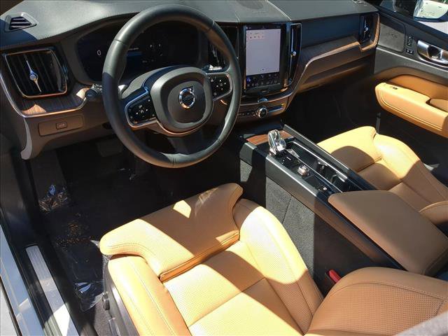Certified 2023 Volvo XC60 B5 Ultimate w/ Climate Package image 10