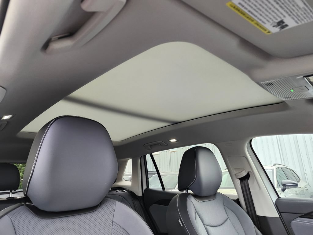 Certified 2026 Volkswagen Tiguan SE AWD/4WD image 13